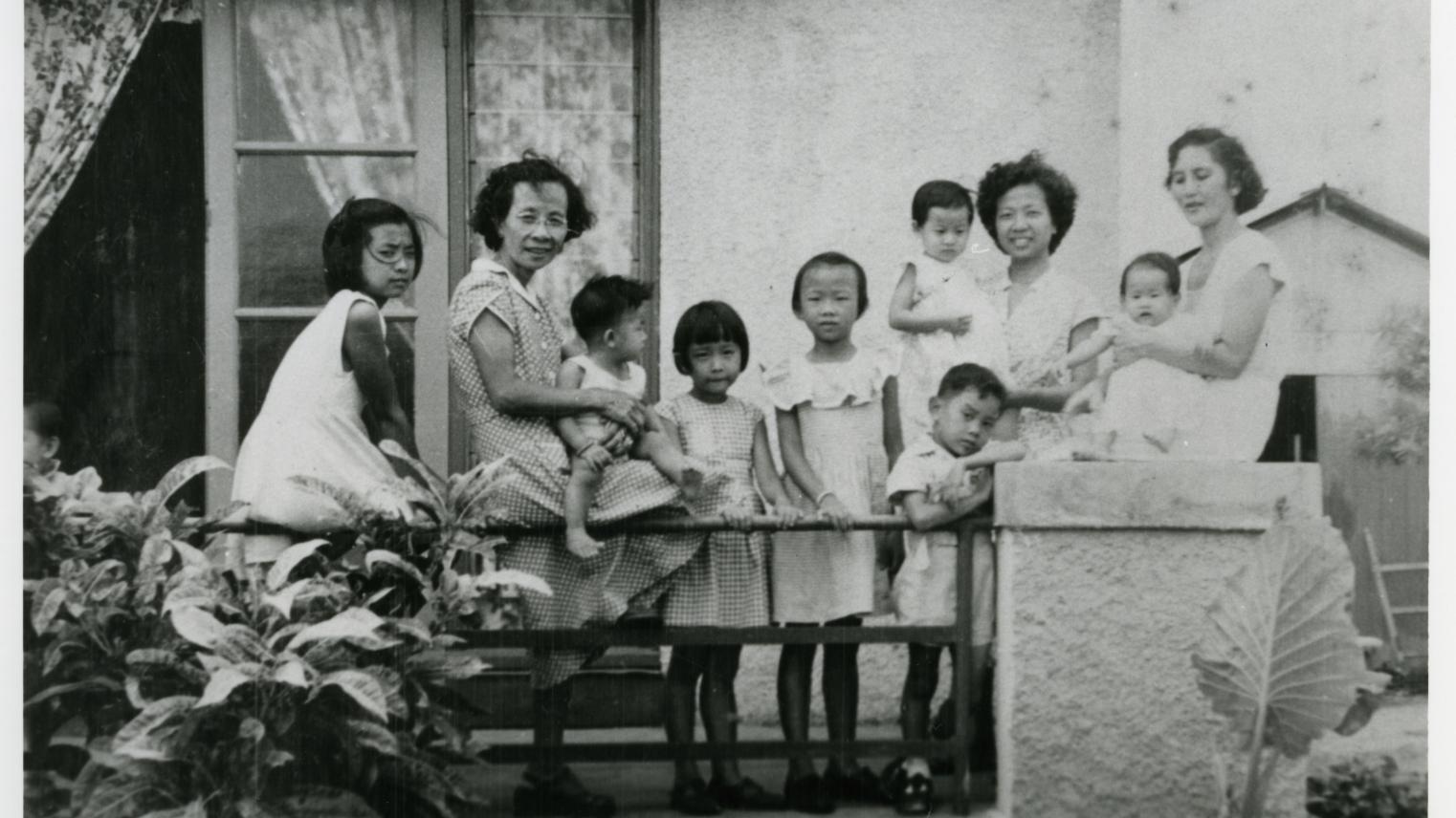 Sue Wah Chin and family, 1955, Library and Archives NT, PH0553/0105